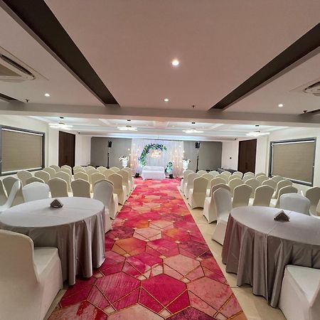 Raga - A Boutique Hotel เบลกวม ภายนอก รูปภาพ