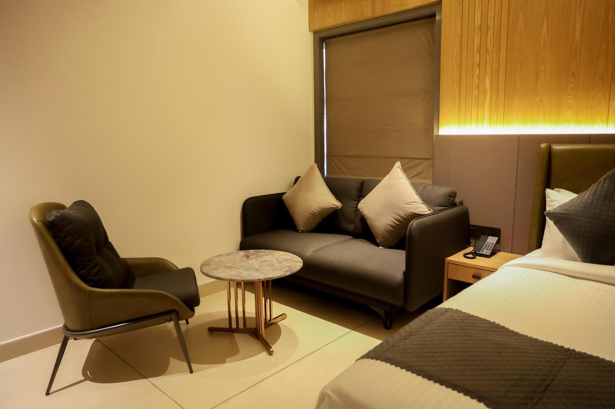Raga - A Boutique Hotel เบลกวม ภายนอก รูปภาพ