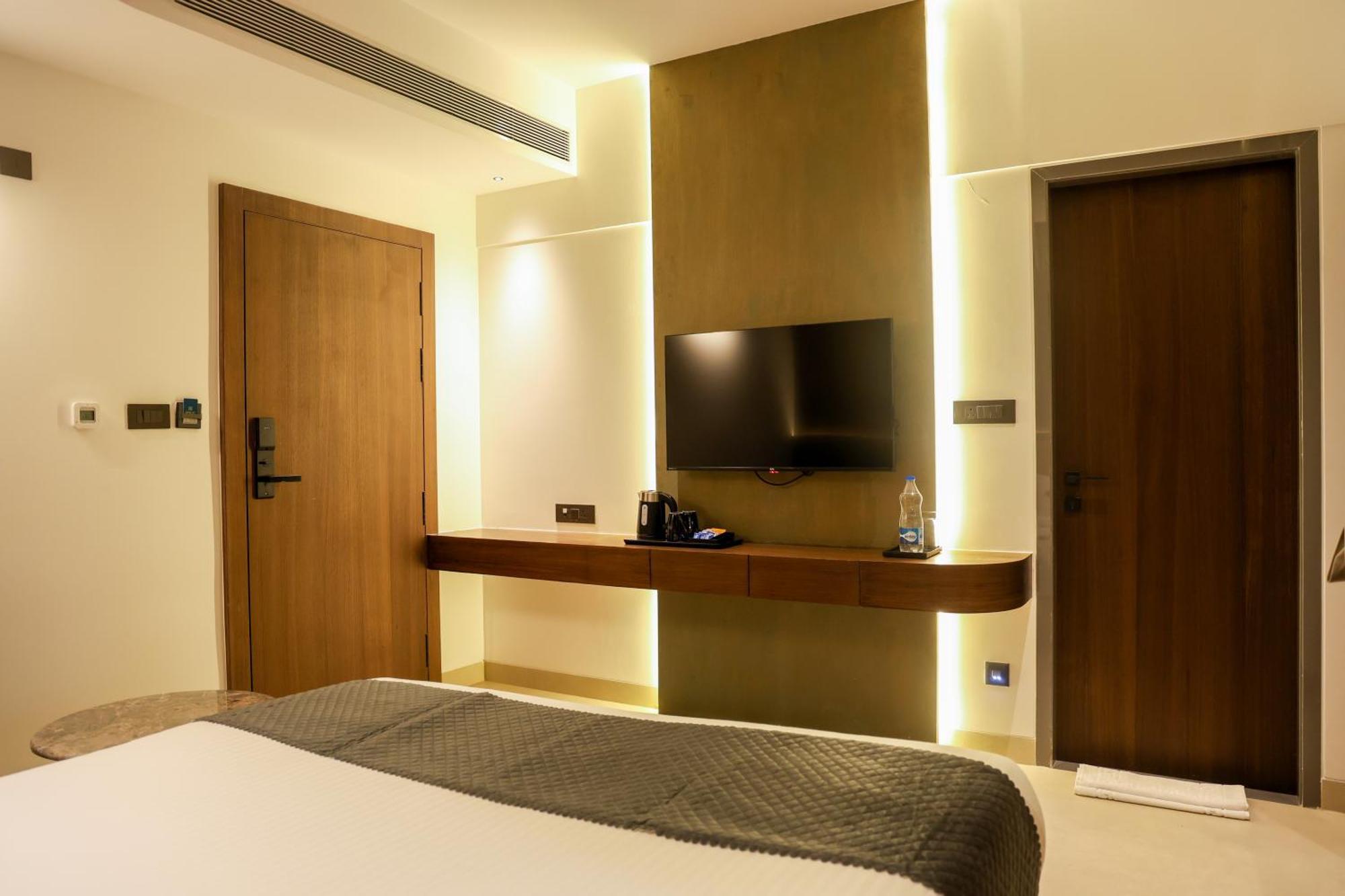 Raga - A Boutique Hotel เบลกวม ภายนอก รูปภาพ
