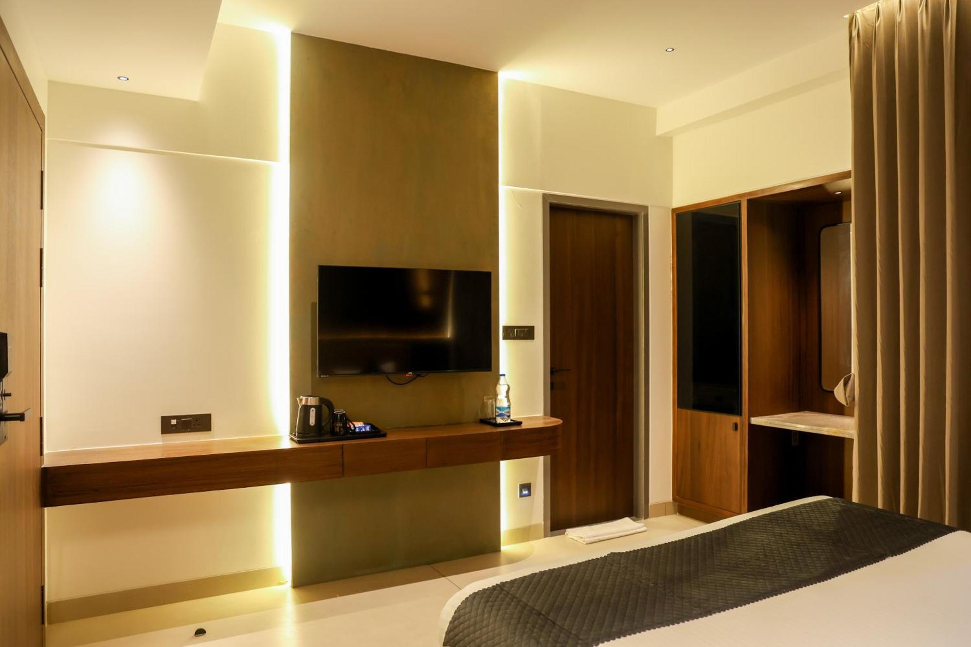 Raga - A Boutique Hotel เบลกวม ภายนอก รูปภาพ