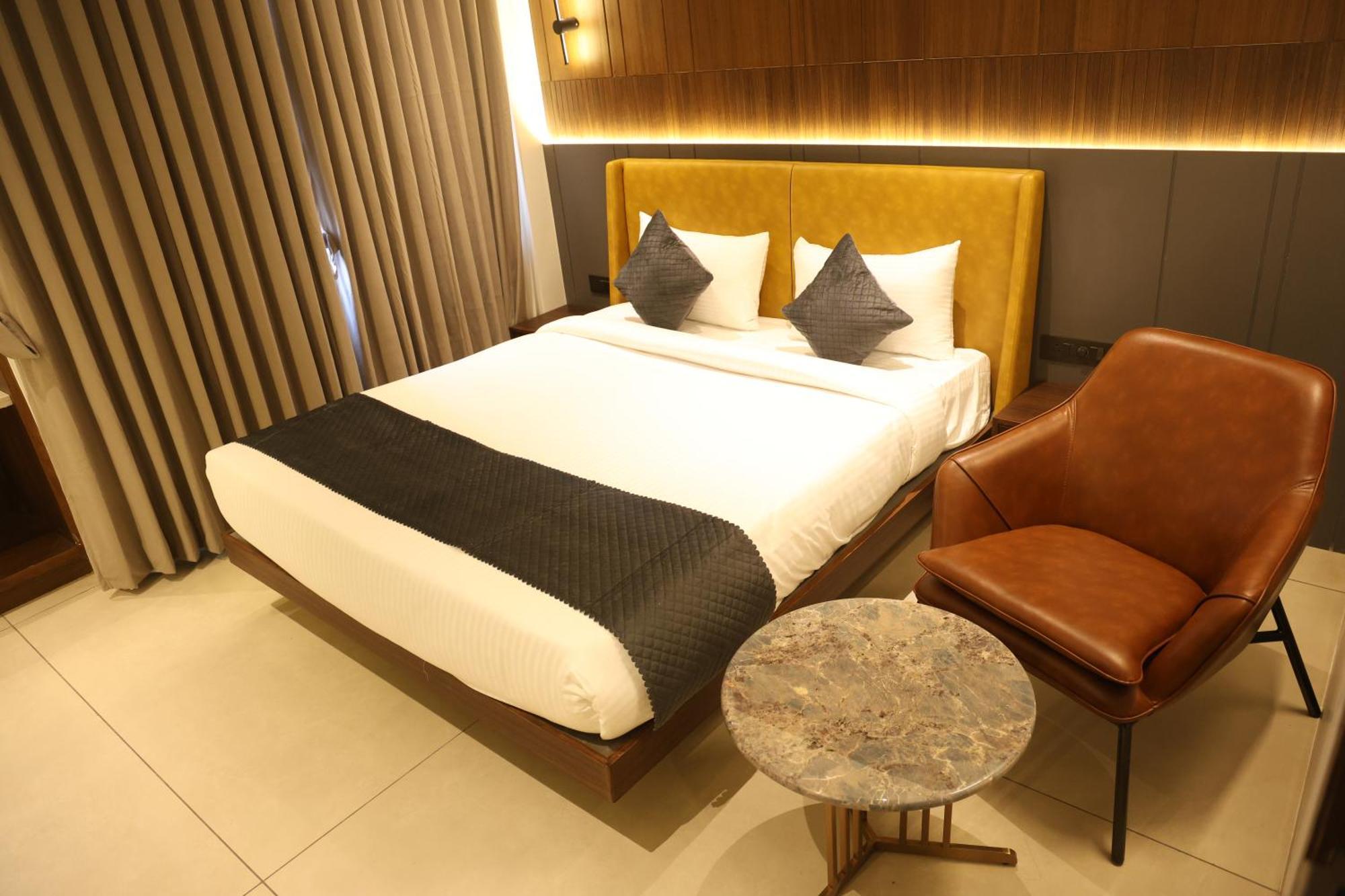 Raga - A Boutique Hotel เบลกวม ภายนอก รูปภาพ