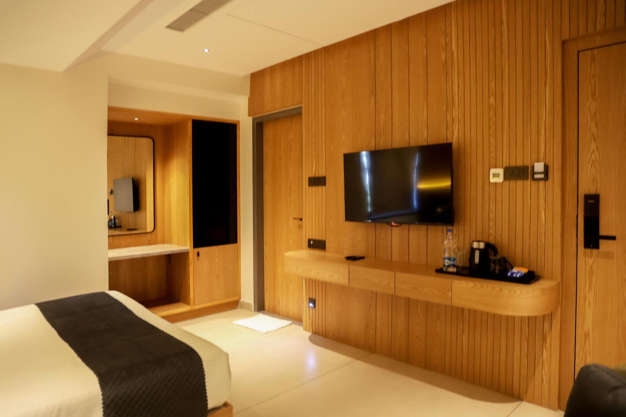 Raga - A Boutique Hotel เบลกวม ภายนอก รูปภาพ